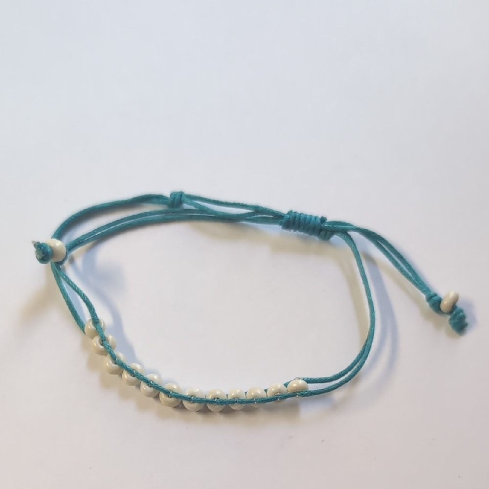 Elegant Turquoise and White Beaded‎ Bracelet